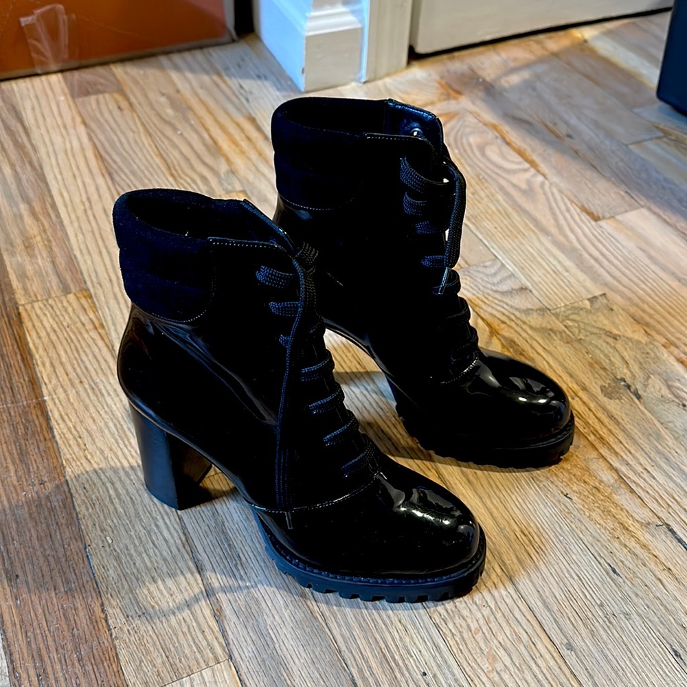STUART WEITZMAN real patent leather heel bootie BRAND NEW, size 6